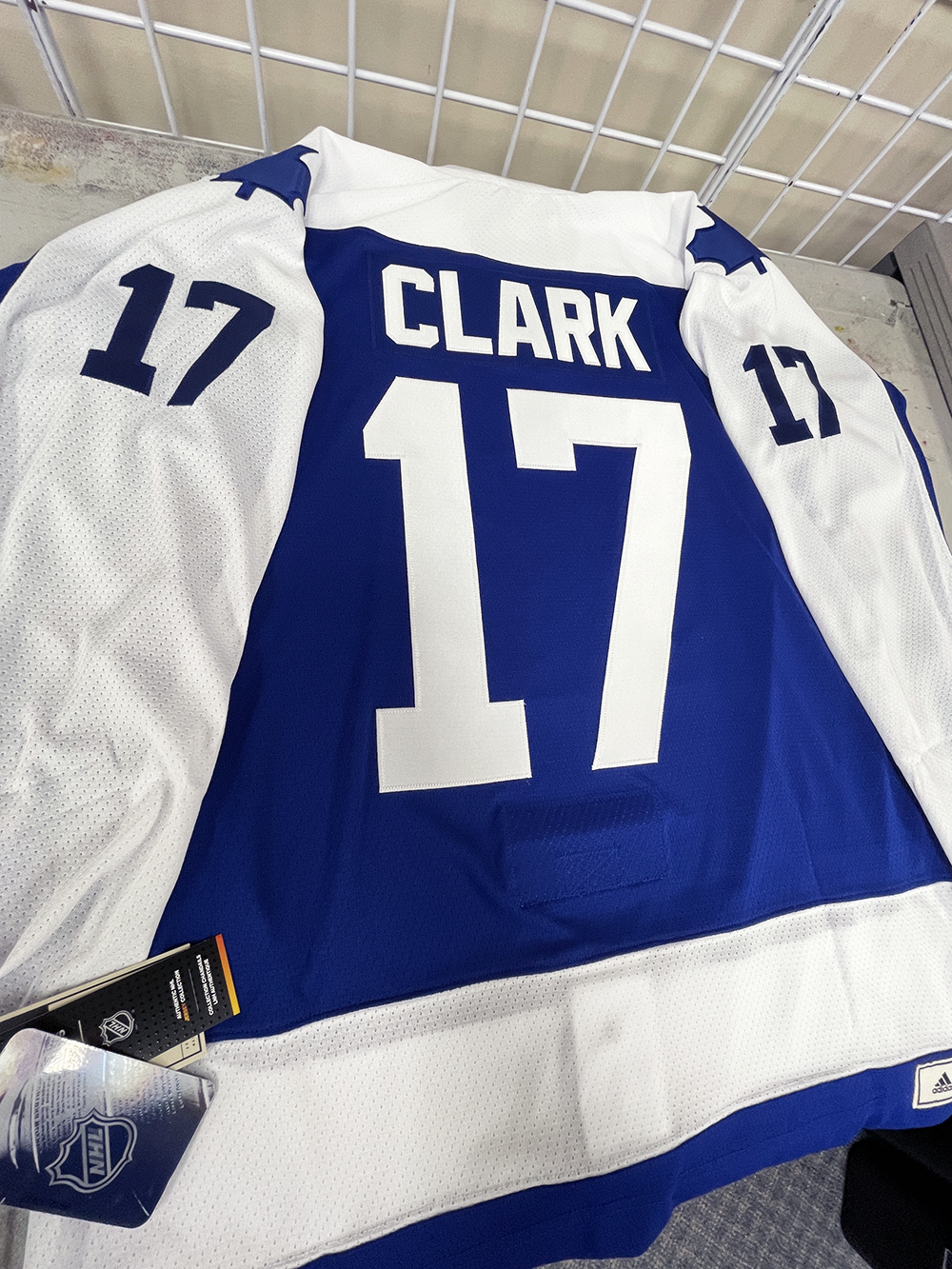 Vintage Wendel Clark #17 Maple Leafs Jersey NHL 80s Hockey White Blue  Canada CCM